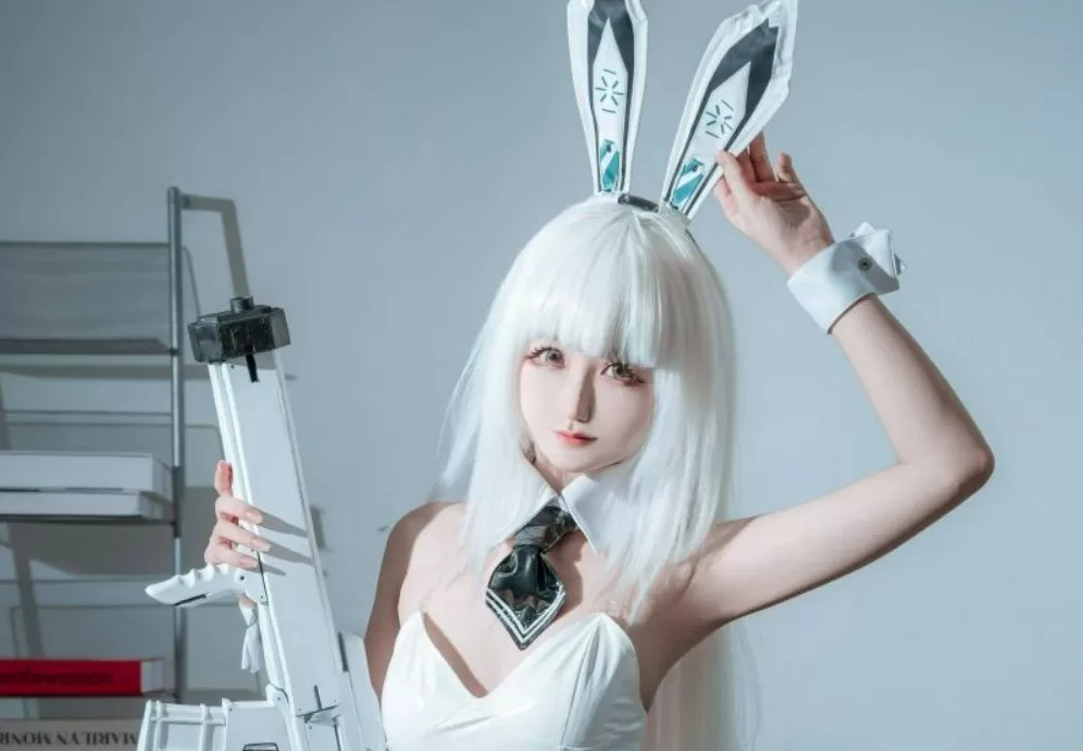 Kuuko W cosplay胜利女神NIIKKE，力量与冷艳齐聚-ACGAI艺图