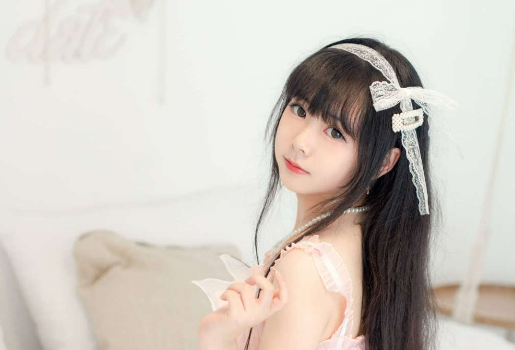 白色软绵绵的童话，向小圆cosplay少女图集，分享甜美与纯真-ACGAI艺图