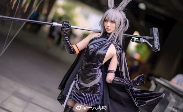 coser@一只冉呐在《明日方舟》中化身“五星近卫干员”暴行-ACGAI艺图